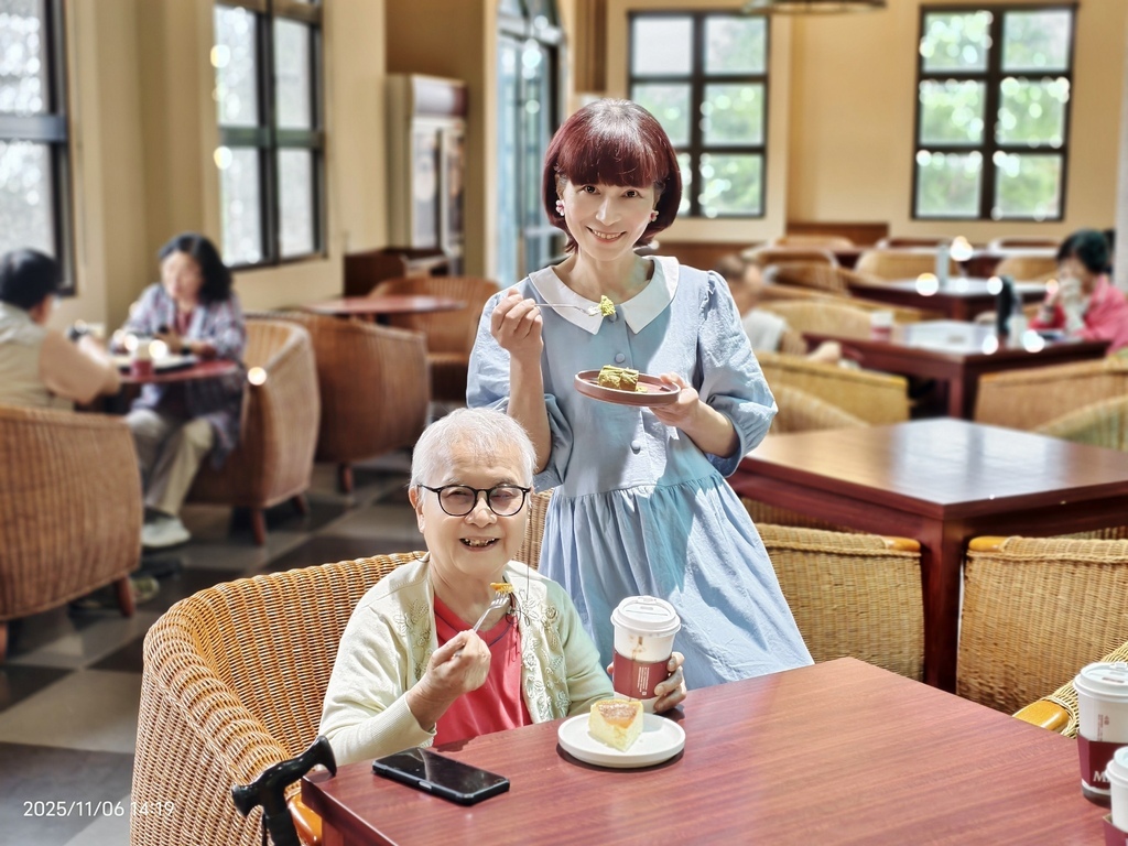 環保阿嬤金鳳姨長子長媳樂遊- 頭城山間-金車伯朗咖啡城堡-共