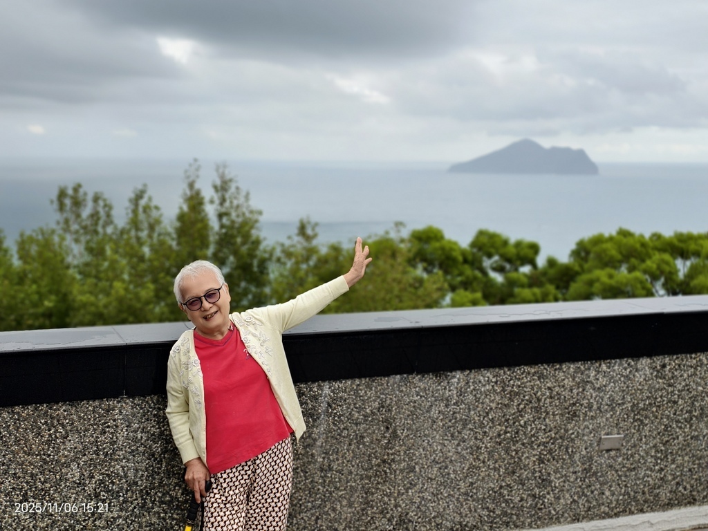 環保阿嬤金鳳姨長子長媳樂遊- 頭城山間-金車伯朗咖啡城堡-共