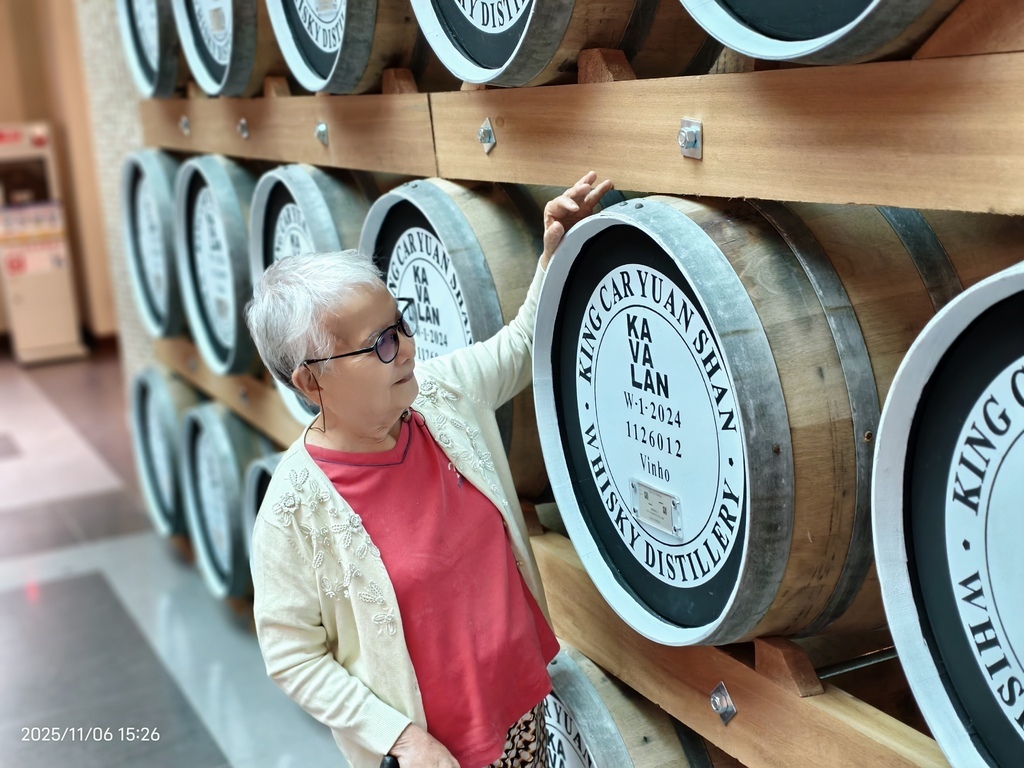 環保阿嬤金鳳姨長子長媳樂遊- 頭城山間-金車伯朗咖啡城堡-共