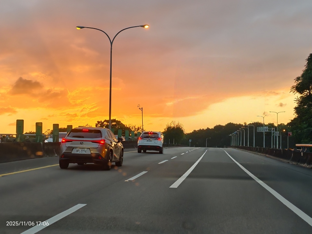 環保阿嬤金鳳姨長子長媳樂遊- 頭城山間-金車伯朗咖啡城堡-共