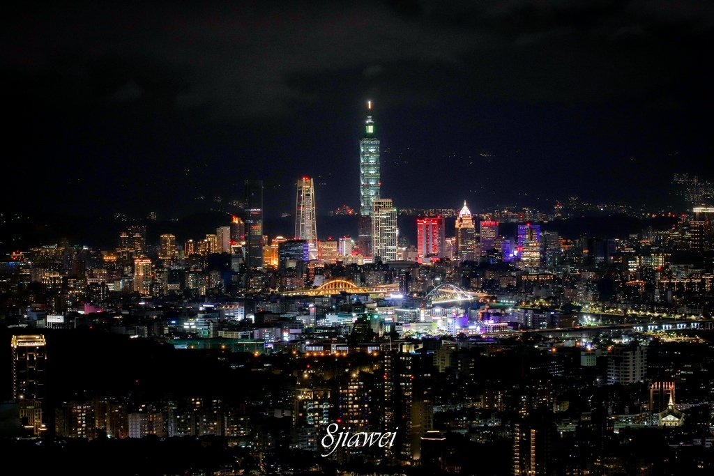 [問卦] 台北夜景碧山巖是不是最頂的?