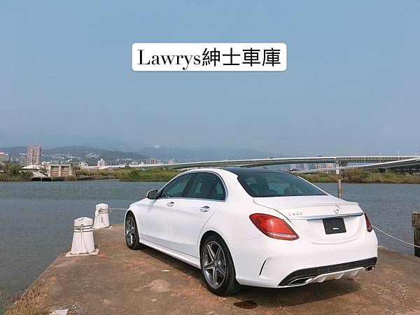 Lawrys紳士車庫2.JPG