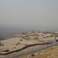 65遠望埃及市區---但是山上很髒.jpg
