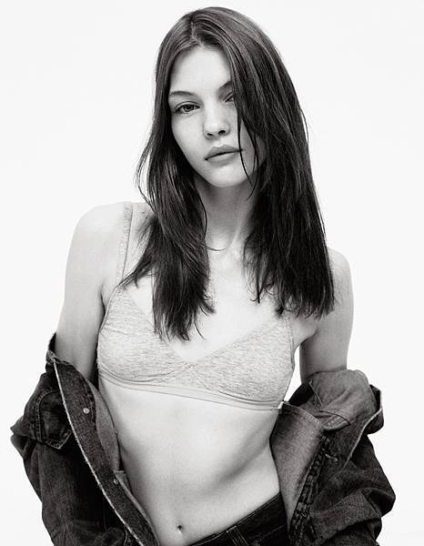 780-kate-bogucharskaia-@-i-d-pre-spring-2014-by-dan-martensen-4.jpg