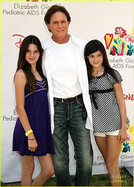kendall-jenner-wishes-caitlyn-jenner-a-happy-fathers-day-05