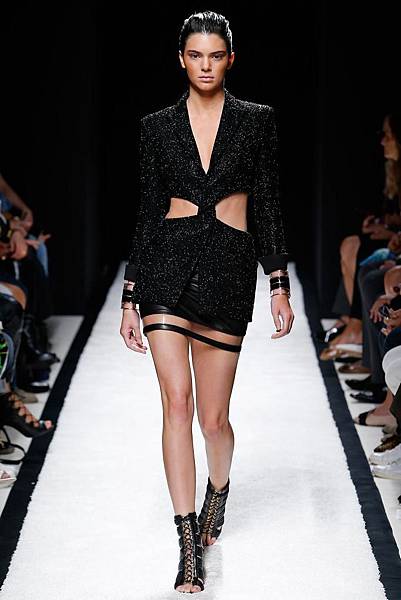 balmain-spring-2015-kendall-jenner