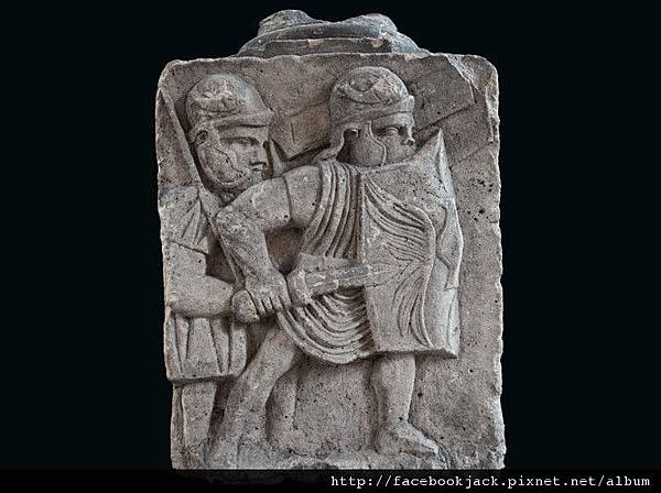 06-stone-roman-shield-in-battle-670