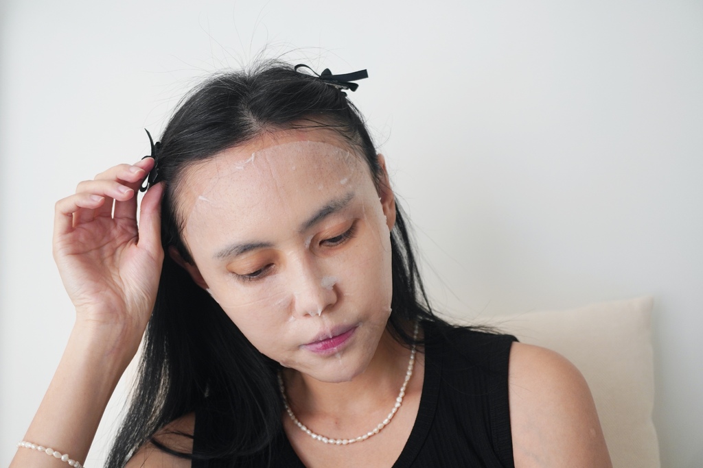 陪伴我两年，依旧爱不释手，尤其「蜂皇肌密精华油」无敌欠买 ＠