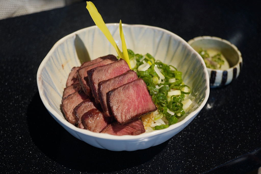 ｜台中｜讓人意猶未盡「友津板前燒肉丼飯」，不推爆渾身不舒服