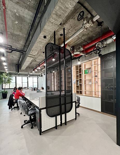 Loft Office Design  自由、輕鬆的辦公氛圍