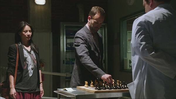 福爾摩斯：演繹法.Elementary.S02E05.Ancient.History.720p.HDTV.X264[(006023)23-38-10].JPG