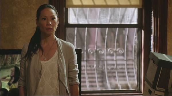 福爾摩斯：演繹法.Elementary.S02E05.Ancient.History.720p.HDTV.X264[(028794)23-50-08].JPG