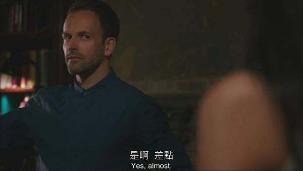 福爾摩斯：演繹法.Elementary.S02E05.Ancient.History.720p.HDTV.X264[(061432)00-01-07].JPG