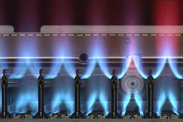 dual_burner1.jpg 熱水器公升數大與「分段火排」功能可節電