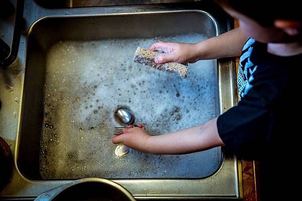 washing-dishes-1112077_1280.jpg