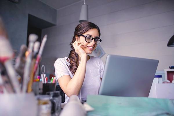 woman-in-white-t-shirt-wearing-black-framed-eyeglasses-3768595.jpg