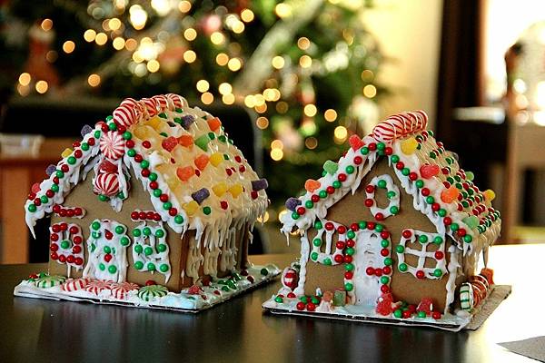 gingerbread-house-gc31c23e87_1280.jpeg