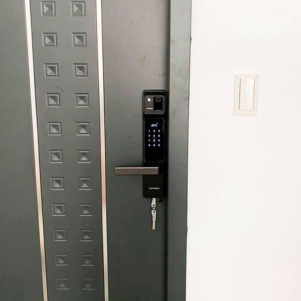 台灣的電子門鎖智慧管家電子鎖 七合一解鎖滿足全家人的使用方式 台灣的電子門鎖智慧管家電子鎖 七合一解鎖滿足全家人的使用方式