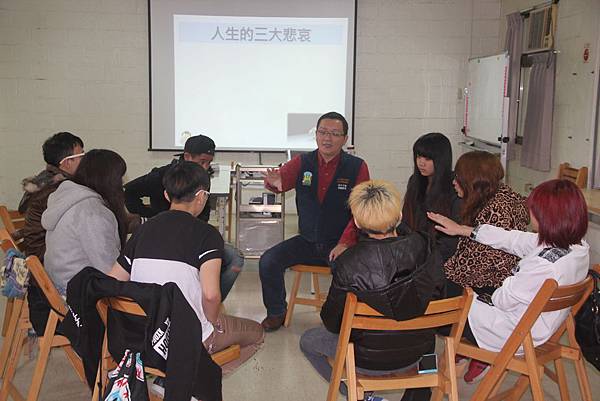 黃同慶老師藉由體驗教育，帶領青少年探索自已的人生.jpg