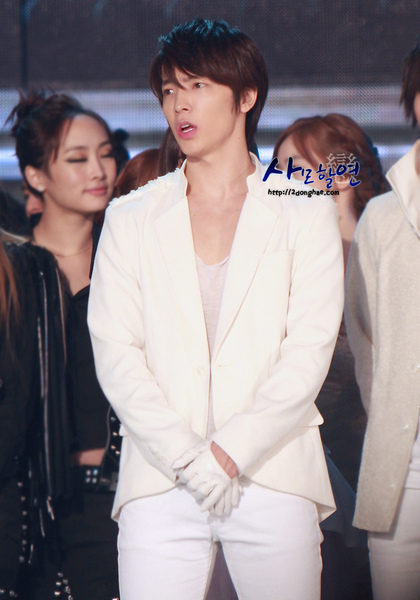 101229sbs2donghae9.jpg