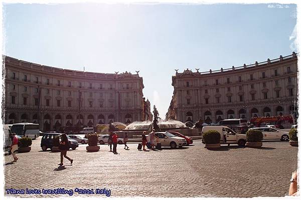 共和廣場 Piazza d. Repubblica.JPG