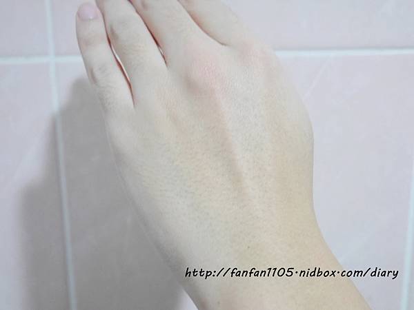 OSAVON滋潤柔嫩沐浴液體皂 把手工皂變液體了 (9).JPG