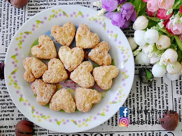 【團購美食】艾蒂屋 拿破崙酥 層層酥脆擁有5種不同風味 午茶新選擇 (9).JPG