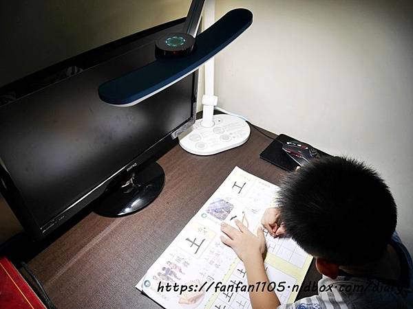 【BenQ】WiT MindDuo 親子共讀檯燈 #智慧檯燈 #護眼 #檯燈推薦 (12).JPG