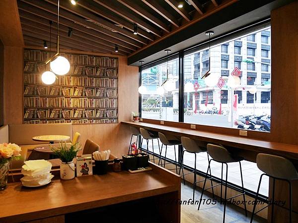【新莊親子餐廳】宏野不二村-宏野食堂 #新莊蔬食 #親子餐廳 #咖啡廳 #球池 #滑梯