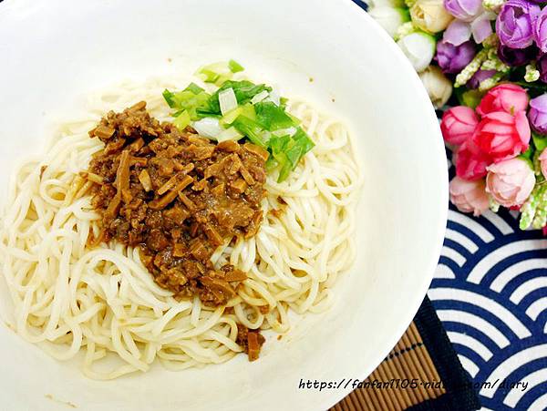 團購即食麵【小麵館】乾拌麵 #快煮料理 #平價乾拌麵 #懶人料理 #消夜 (16).JPG