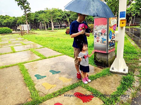 台北親子景點【交通公園】#交通安全教育 #台北公園 #全國首座戶外交通公園 #親子公園 #親子周末去處 #寓教於樂公園 #交通安全教學車 #台北免費景點 (11).jpg