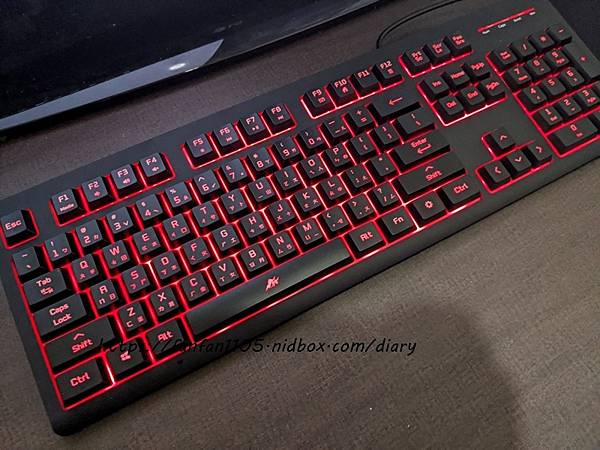 電競鍵盤【POWZAN】KB800鍵盤 #7色背光模式 #亮度可調 #19鍵防鬼鍵 #改良式剪刀按鍵 (23).jpg