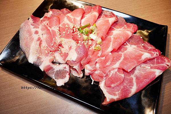 【中和美食】胖肚肚燒肉吃到飽-中和店 #澎湖生蠔 #天使紅蝦 #低脂牛 #冰淇淋 #中和燒肉吃到飽 #南勢角站 (59).JPG