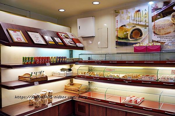 母親節蛋糕推薦【愛維爾手感烘培】#客製化玩具造型蛋糕 #抽錢蛋糕 多款創意造型，輕鬆收服媽咪的心 (2).JPG