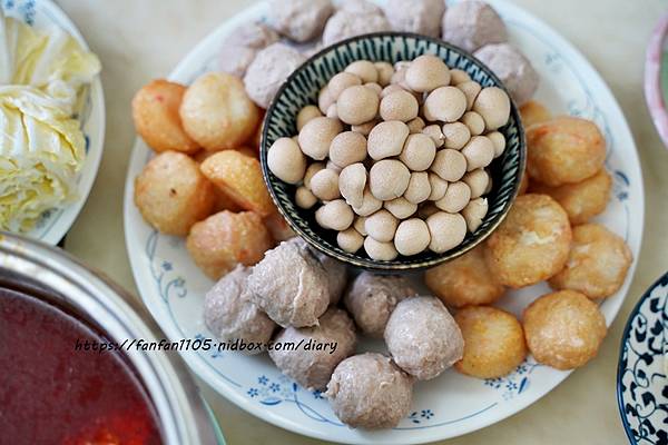 【王品瘋美食購物網】青花驕經典麻辣鍋 #週末麻辣夜-火鍋經典組 #海陸空氣炸組 #幸福蔬菜箱 宅在家也能輕鬆享受王品集團的美味 (20).JPG