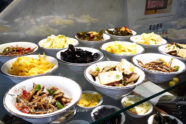 【北車牛肉麵，北車美食】良品牛肉麵  40年老店 超大塊牛肉 也有水餃、雞腿飯、排骨飯可以選擇喔~ (4).JPG