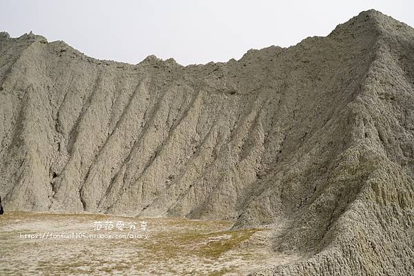 【高雄景點】田寮月世界 泥火山 超美壯觀獨特奇景 免門票 好拍又好走 (9).jpg