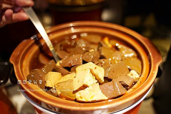 【蘆洲美食】蘭陽鍋物 高CP值海鮮 蘭陽秘方滷肉、麻辣鴨血、王子麵、雞絲麵、冬粉、冰淇淋、飲料無限供應 (4).JPG