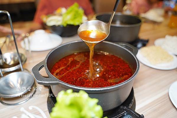 【嘉義住宿】尊皇大飯店 超美的露天泳池、空中酒吧 還有迎賓下午茶 親子休閒住宿放鬆的好地方 (23).JPG