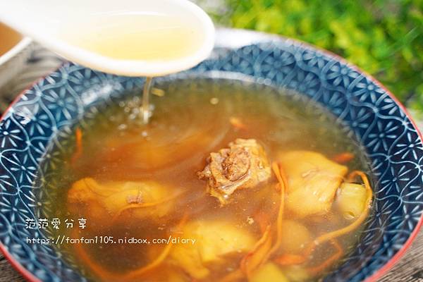 【台中宅配雞湯甜湯】奉湯 功夫煲湯 微波即食 鹹湯 甜湯通通都有 小資族必備美味 (12).JPG