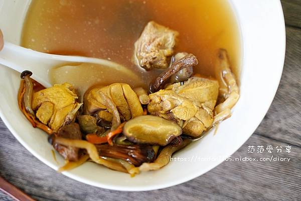 【台中宅配雞湯甜湯】奉湯 功夫煲湯 微波即食 鹹湯 甜湯通通都有 小資族必備美味 (18).JPG