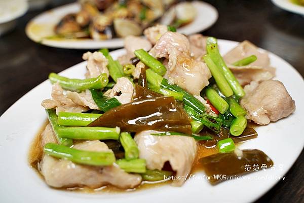 【宜蘭美食】百匯甕窯雞快炒餐廳 榮獲十大好食餐廳 二連霸 五結必吃美味餐廳 鮮嫩多汁窯烤雞 (11).JPG