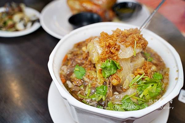 【宜蘭美食】百匯甕窯雞快炒餐廳 榮獲十大好食餐廳 二連霸 五結必吃美味餐廳 鮮嫩多汁窯烤雞 (9).JPG