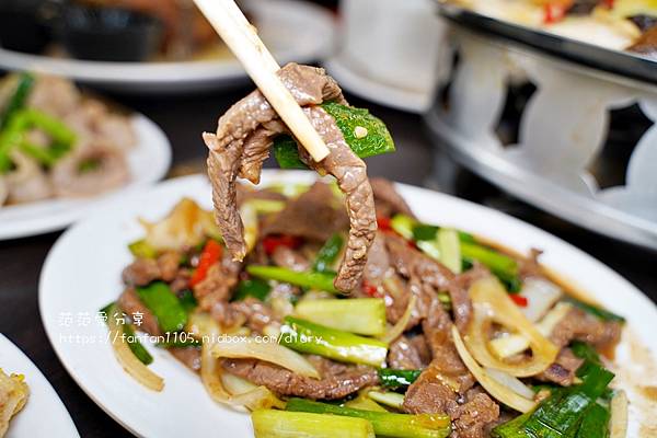 【宜蘭美食】百匯甕窯雞快炒餐廳 榮獲十大好食餐廳 二連霸 五結必吃美味餐廳 鮮嫩多汁窯烤雞 (21).JPG