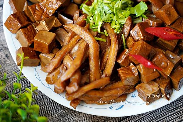 紹興滷味推薦【解解饞】紹興雞爪、紹興鴨翅、老滷豆乾、甜不辣、QQ蛋 懶人料理滷味推薦 (22).JPG