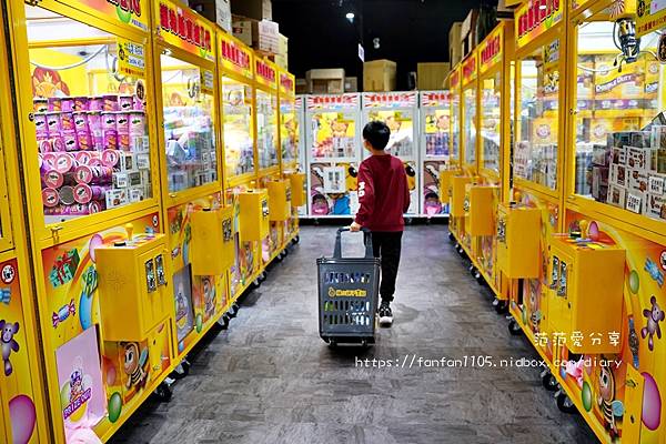 【桃園娃娃機零食機】柚的親子王國 超佛機台 活動超多 還可以換生鮮 桃園必夾娃娃機店 (9).JPG