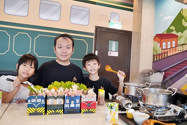 【南投住宿】集集鐵道行旅 讓人彷彿住在火車中般的感覺 還有火車火鍋 是親子休閒住宿的好去處 (10).JPG