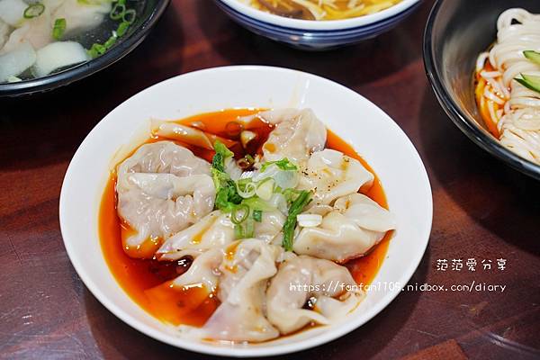 【中和炒飯】菱東方｜平價鼎泰豐｜炒飯｜麵食｜炒手｜必點排骨蛋炒飯 (7).JPG