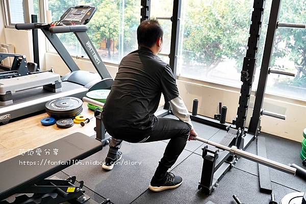 Powerplus運動器材 專業顧問帶您選購 開店 居家健身器材這裡通通都能滿足 #可調式訓練椅 #半框蹲架 (11).JPG