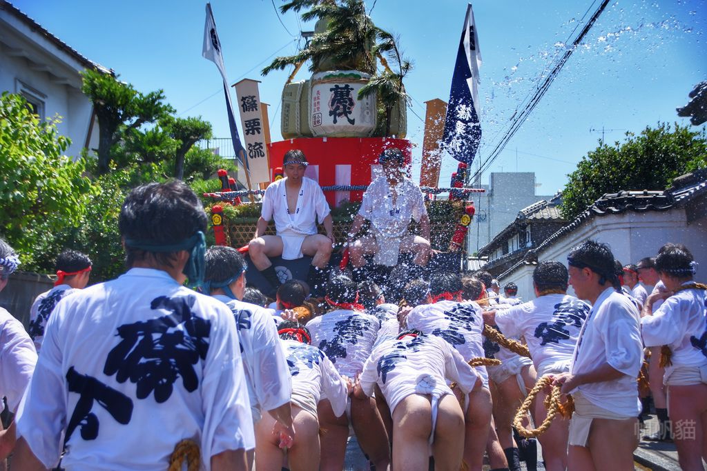篠栗祇園祭 日版潑水節 穿著丁字褲扛山車的熱血祭典